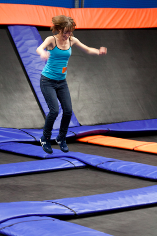 Team Outing Ideas: Trampoline Jumping "width =" 316 "style =" display: block; margin-left: auto; margin-right: auto; "srcset =" https://blog.hubspot.com/hs-fs/hub/53/file-750582993-png/team_outings_trampoline.png?t=1535601922197&width=158&name=team_outings_trampoline.png 158w, https : //blog.hubspot.com/hs-fs/hub/53/file-750582993-png/team_outings_trampoline.png? t = 1535601922197 & width = 316 & name = team_outings_trampoline.png 316w, https://blog.hubspot.com/hs- fs / hub / 53 / file-750582993-png / team_outings_trampoline.png? t = 1535601922197 & width = 474 & name = team_outings_trampoline.png 474w, https://blog.hubspot.com/hs-fs/hub/53/file-750582993-png /team_outings_trampoline.png?t=1535601922197&width=632&name=team_outings_trampoline.png 632w, https://blog.hubspot.com/hs-fs/hub/53/file-750582993-png/team_outings_trampoline.png?t=1535601922197&width=790&name= team_outings_trampoline.png 790w, https://blog.hubspot.com/hs-fs/hub/53/file-750582993-png/team_outings_trampoline.png?t=1535601922197&width=948&name=team_outings_trampoline.png 948w "sizes =" (max. larghezza: 316px) 100vw, 316px