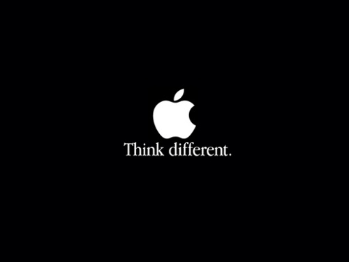 Lo slogan di Apple, Think Different, con il logo di una mela bianca "srcset =" https://blog.hubspot.com/hs-fs/hubfs/apple-slogan.jpg?t=1536141269374&width=250&name=apple-slogan.jpg 250w, https://blog.hubspot.com/hs-fs/hubfs/apple-slogan.jpg?t=1536141269374&width=500&name=apple-slogan.jpg 500w, https://blog.hubspot.com/hs-fs/hubfs /apple-slogan.jpg?t=1536141269374&width=750&name=apple-slogan.jpg 750w, https://blog.hubspot.com/hs-fs/hubfs/apple-slogan.jpg?t=1536141269374&width=1000&name=apple- slogan.jpg 1000w, https://blog.hubspot.com/hs-fs/hubfs/apple-slogan.jpg?t=1536141269374&width=1250&name=apple-slogan.jpg 1250w, https://blog.hubspot.com/ hs-fs / hubfs / apple-slogan.jpg? t = 1536141269374 & width = 1500 & name = apple-slogan.jpg 1500w "sizes =" (larghezza massima: 500px) 100vw, 500px