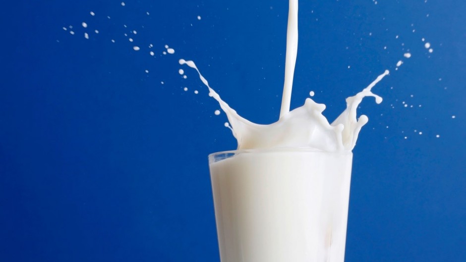 esempio di foto d'archivio del bicchiere di latte.