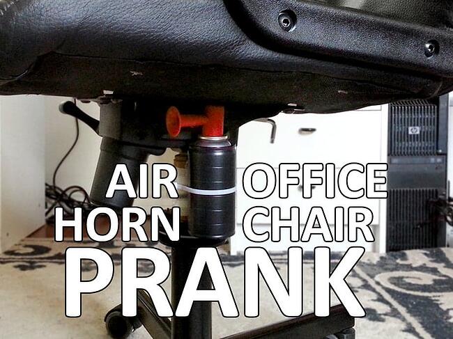 scherzi da ufficio: scherzo da sedia airhorn